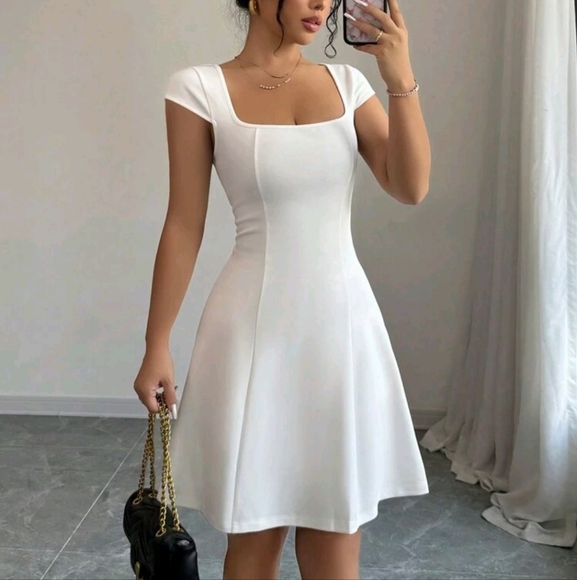 New Women's Square Neck, Puff Sleeve, A-Line, High-Stretch Fabric Solid Color - Picture 1 of 4